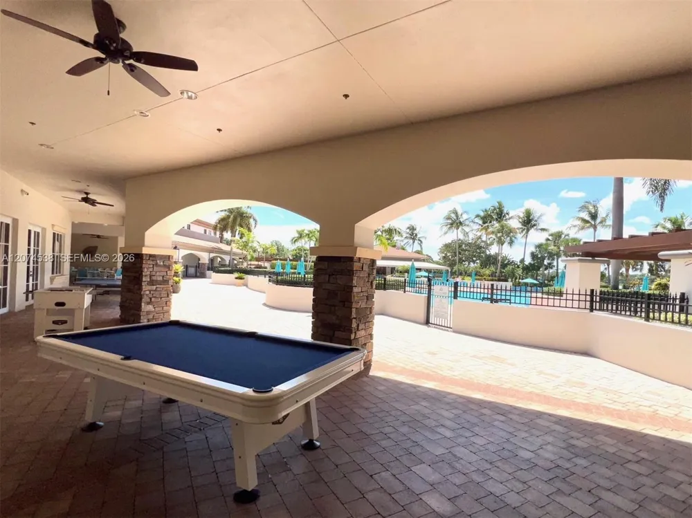 425 Pumpkin Dr Palm Beach Gardens, FL 33410