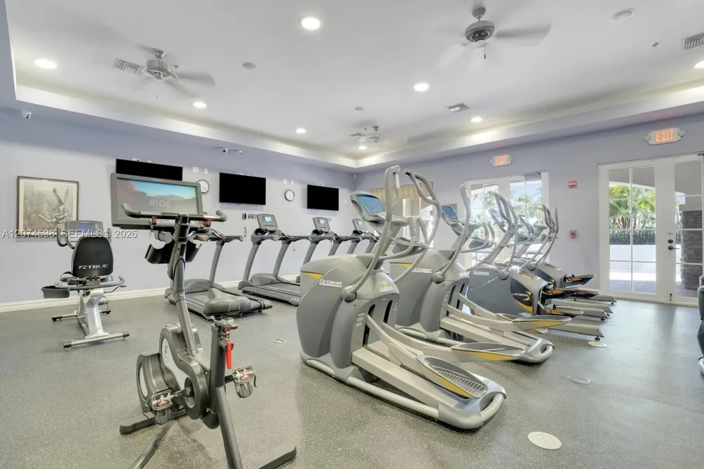 425 Pumpkin Dr Palm Beach Gardens, FL 33410