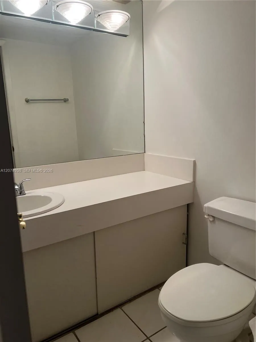 2750 NE 183rd St #807 Aventura, FL 33160