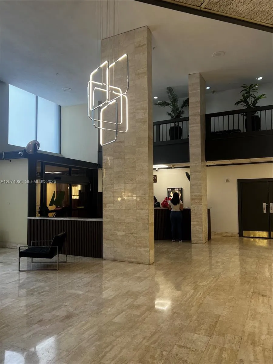 2750 NE 183rd St #807 Aventura, FL 33160