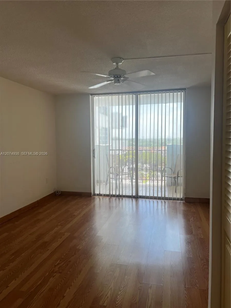2750 NE 183rd St #807 Aventura, FL 33160