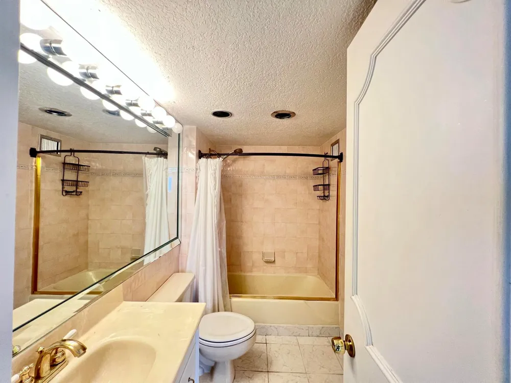 1069 Hillsboro Mile #606 Hillsboro Beach, FL 33062