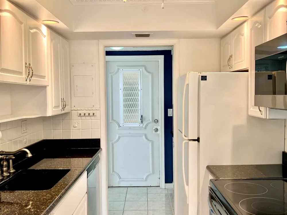 1069 Hillsboro Mile #606 Hillsboro Beach, FL 33062