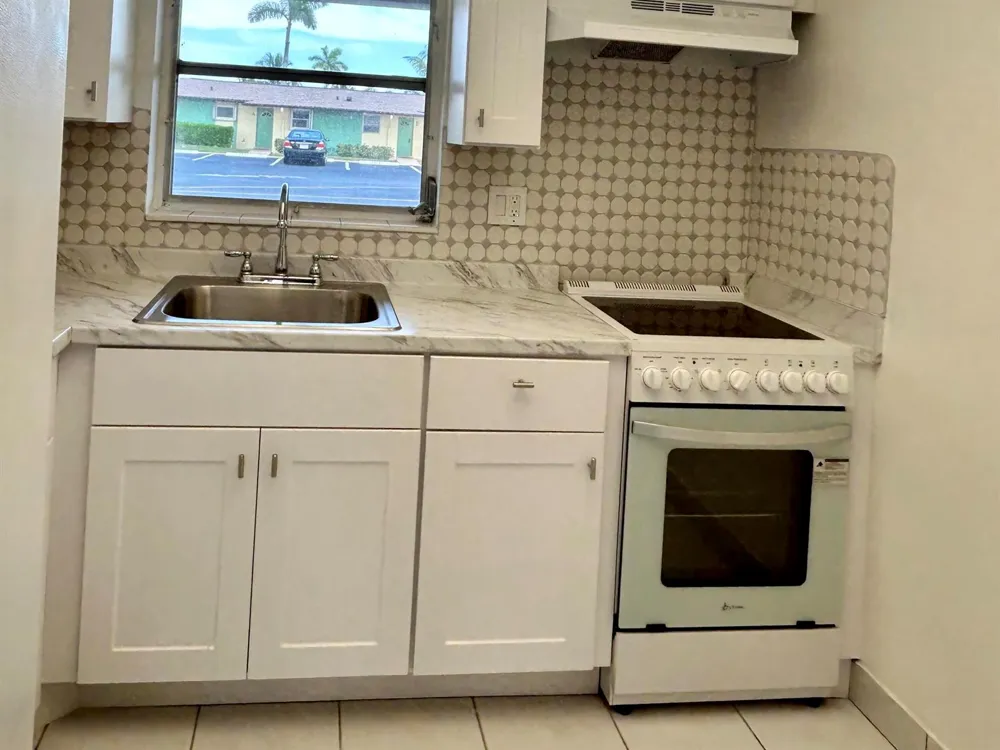 2895 CROSLEY DRIVE W #C West Palm Beach, FL 33415