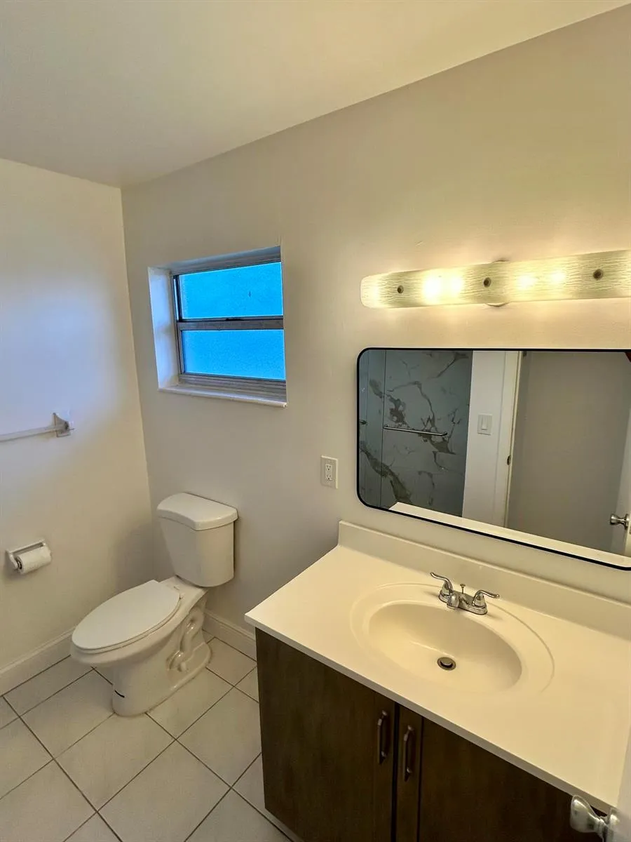 2895 CROSLEY DRIVE W #C West Palm Beach, FL 33415