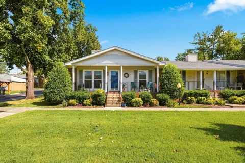 817 Lewis Ct