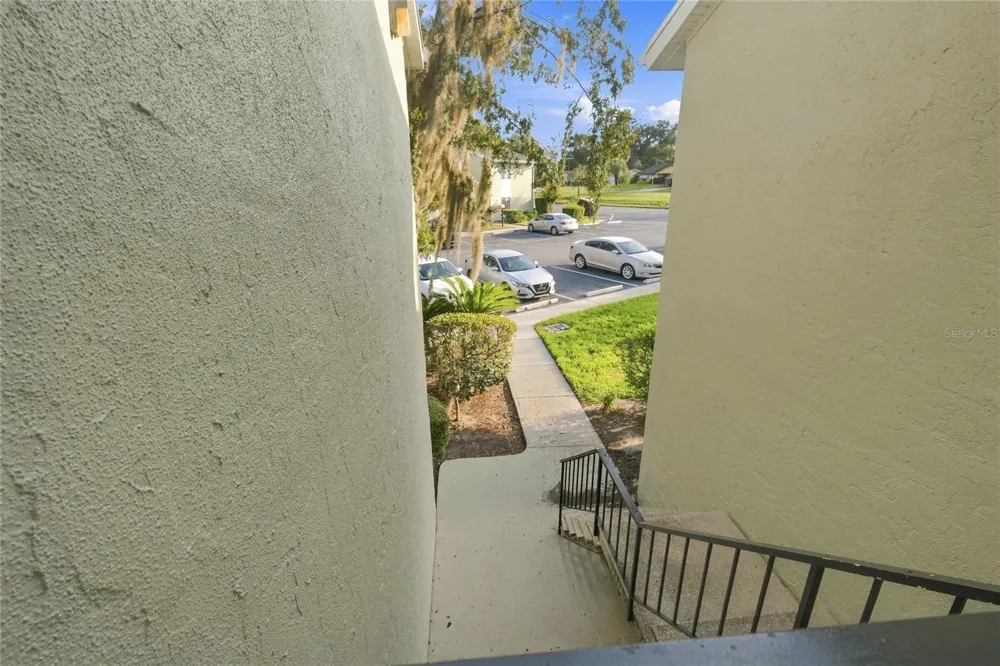 570 BAHIA CIRCLE #B ocala, FL 34472