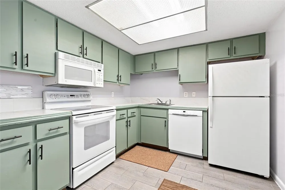 570 BAHIA CIRCLE #B ocala, FL 34472