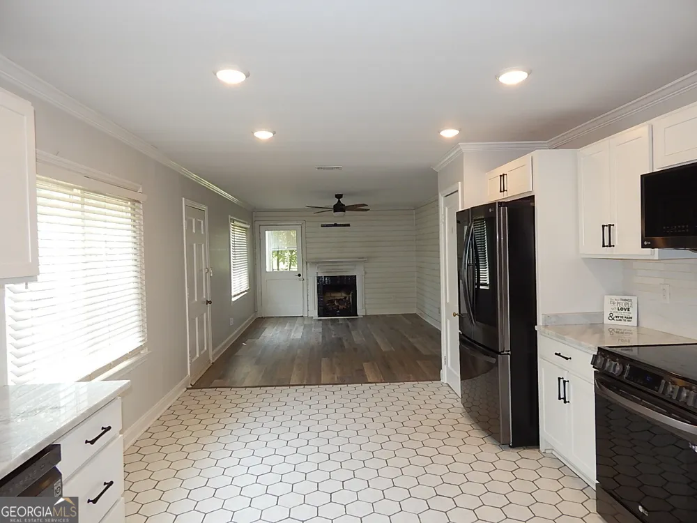 201 Vinson ST Byron, GA 31008