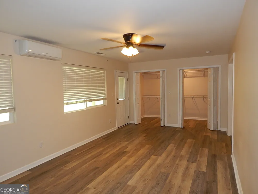 201 Vinson ST Byron, GA 31008