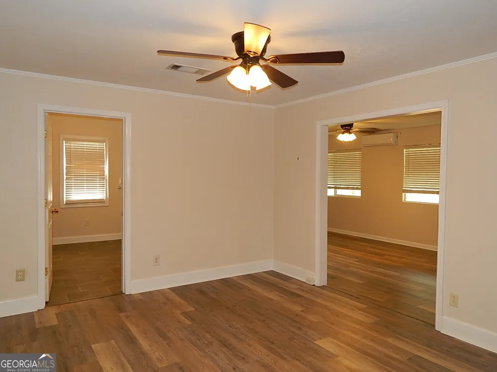201 Vinson ST Byron, GA 31008
