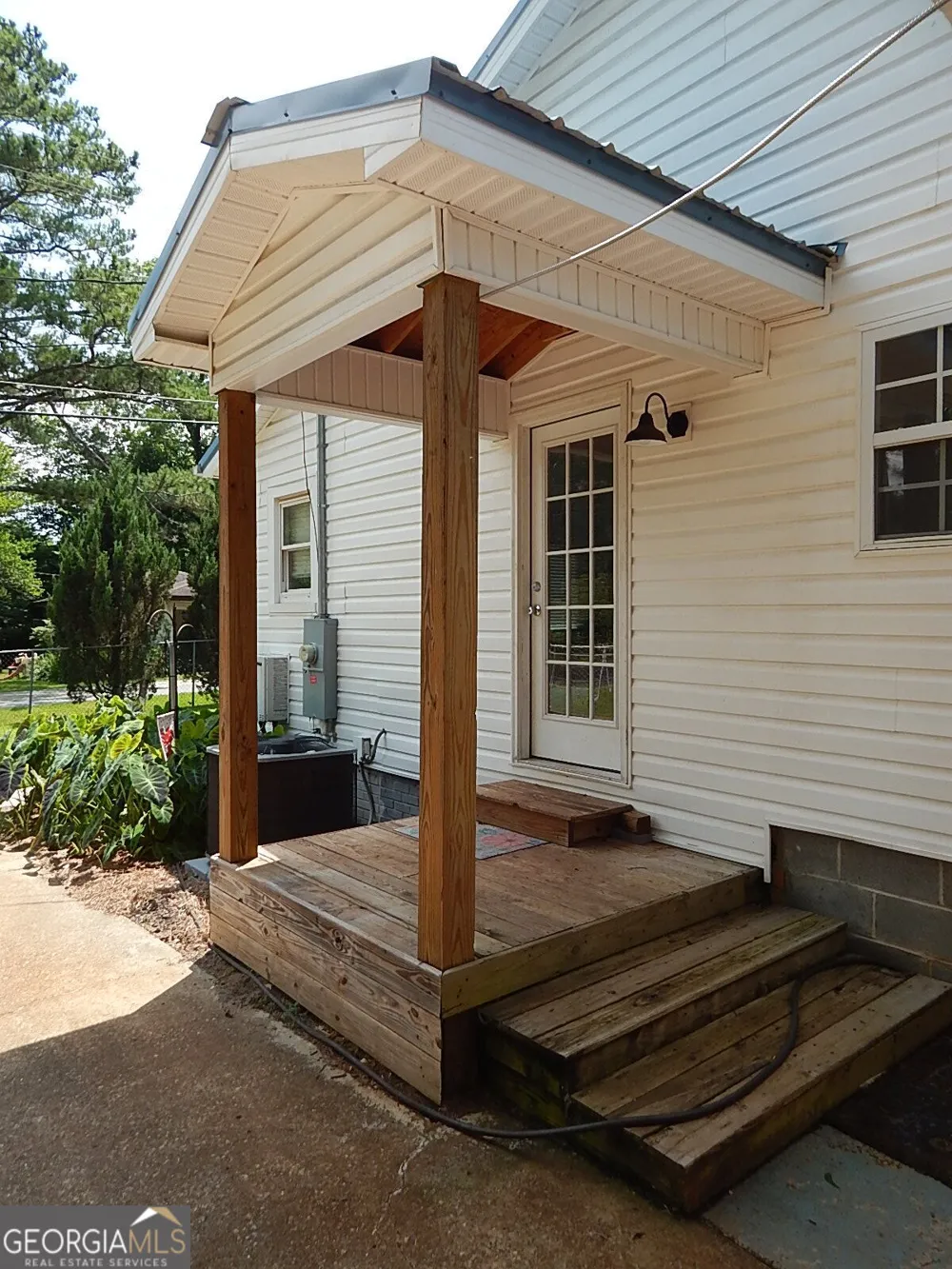 201 Vinson ST Byron, GA 31008