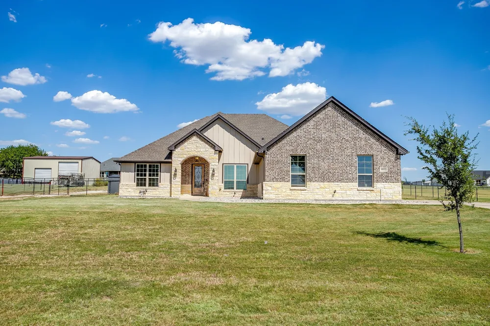8032 County Road 1006 Godley, TX 76044