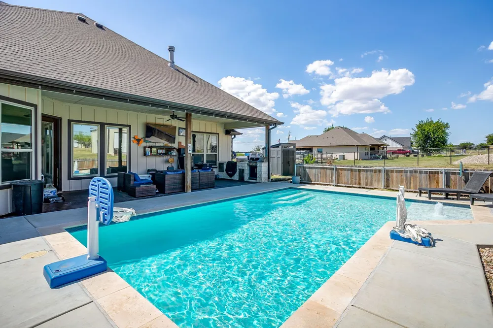 8032 County Road 1006 Godley, TX 76044