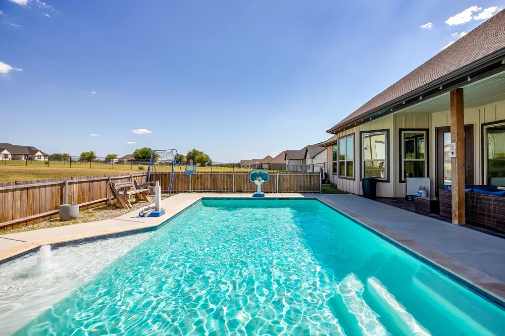 8032 County Road 1006 Godley, TX 76044