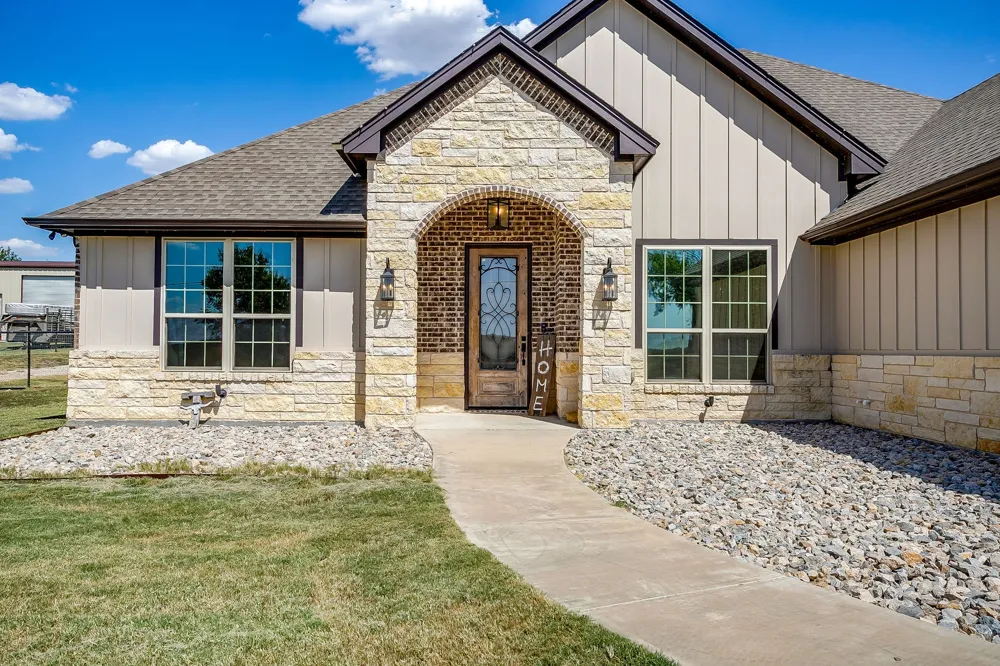 8032 County Road 1006 Godley, TX 76044