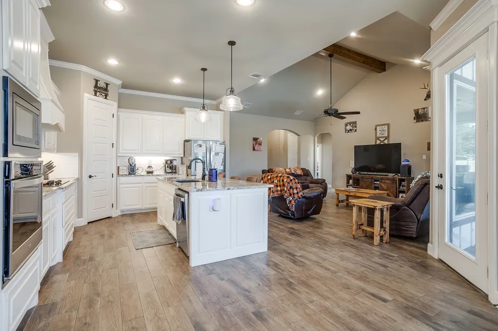 8032 County Road 1006 Godley, TX 76044