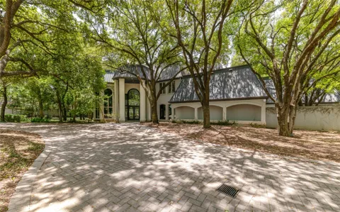 2420 Lincoln Drive
