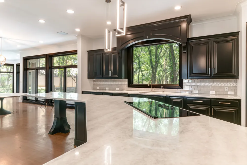 2420 Lincoln Drive Arlington, TX 76006