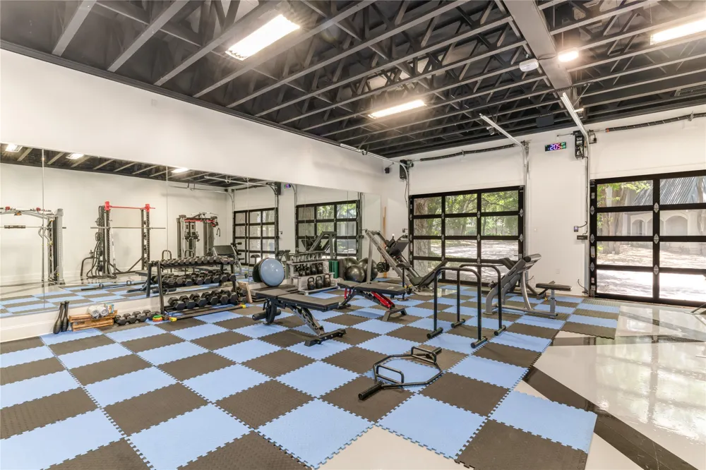 2420 Lincoln Drive Arlington, TX 76006