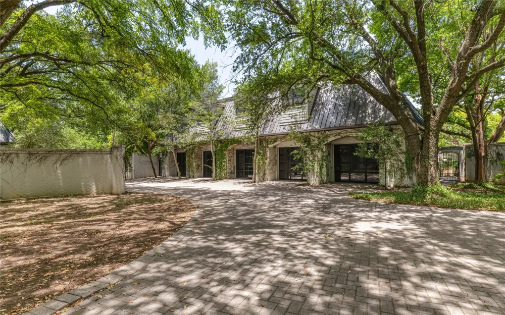 2420 Lincoln Drive Arlington, TX 76006