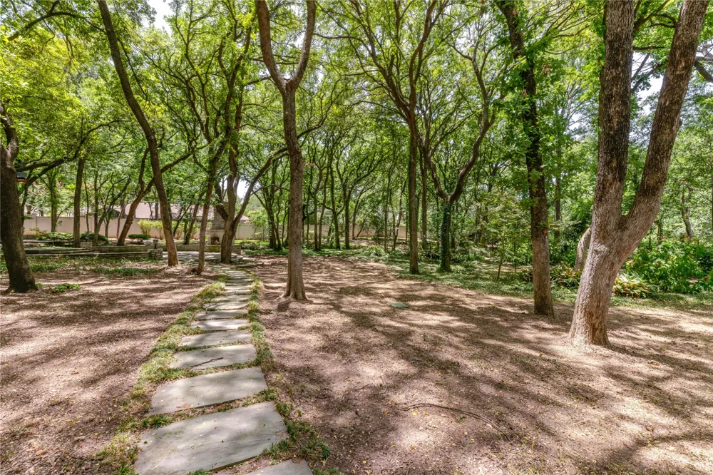 2420 Lincoln Drive Arlington, TX 76006
