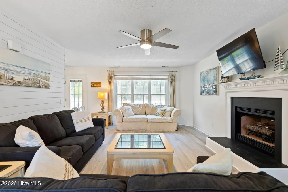 8 Maritime Drive Surf City, NC 28445
