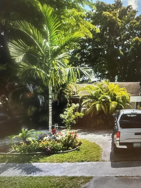 7520 SW 9TH STREET