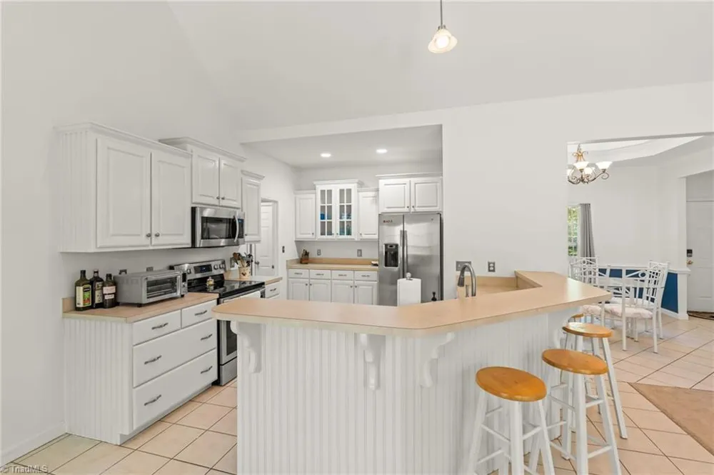 7702 Perthshire Drive Oak Ridge, NC 27310