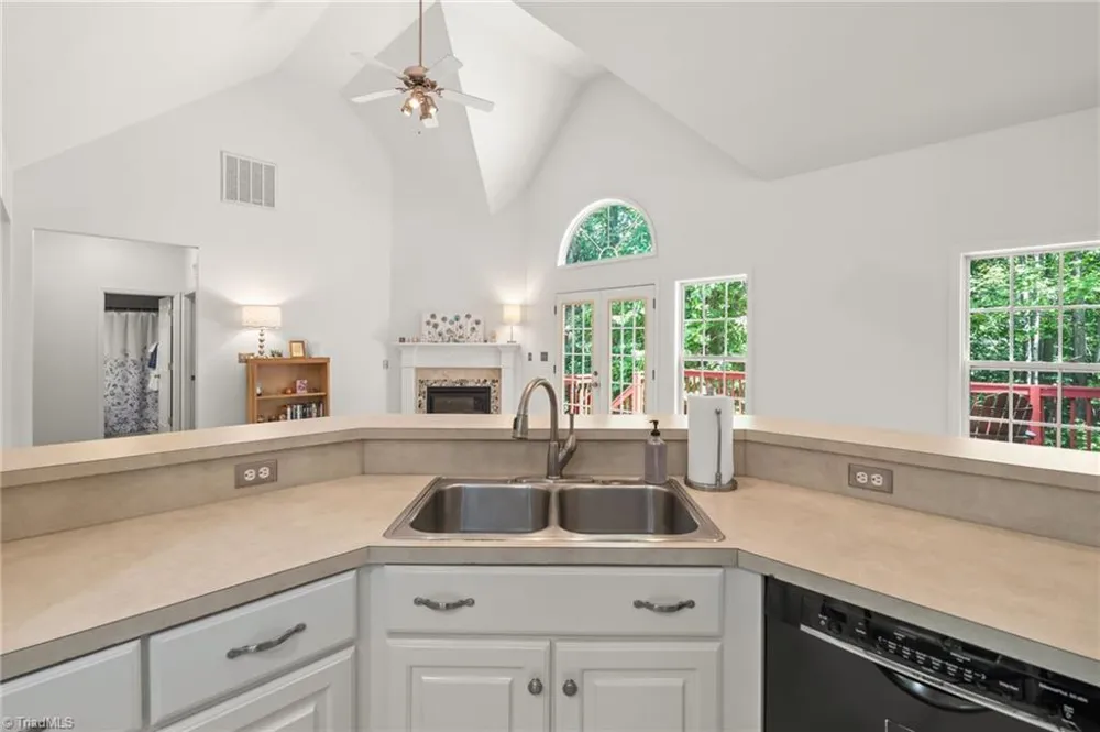 7702 Perthshire Drive Oak Ridge, NC 27310