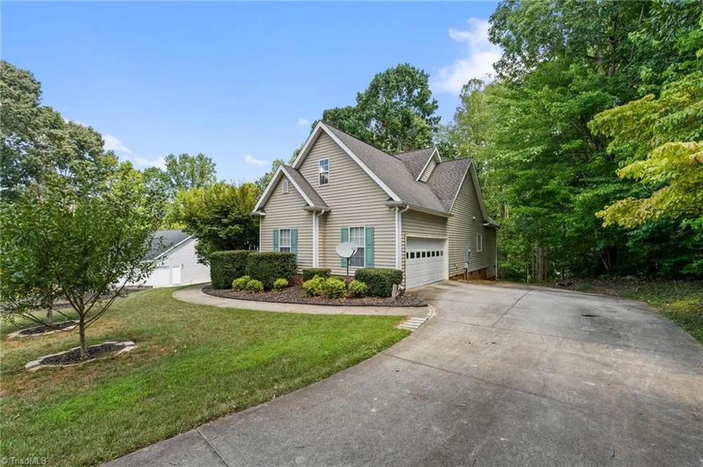 7702 Perthshire Drive Oak Ridge, NC 27310