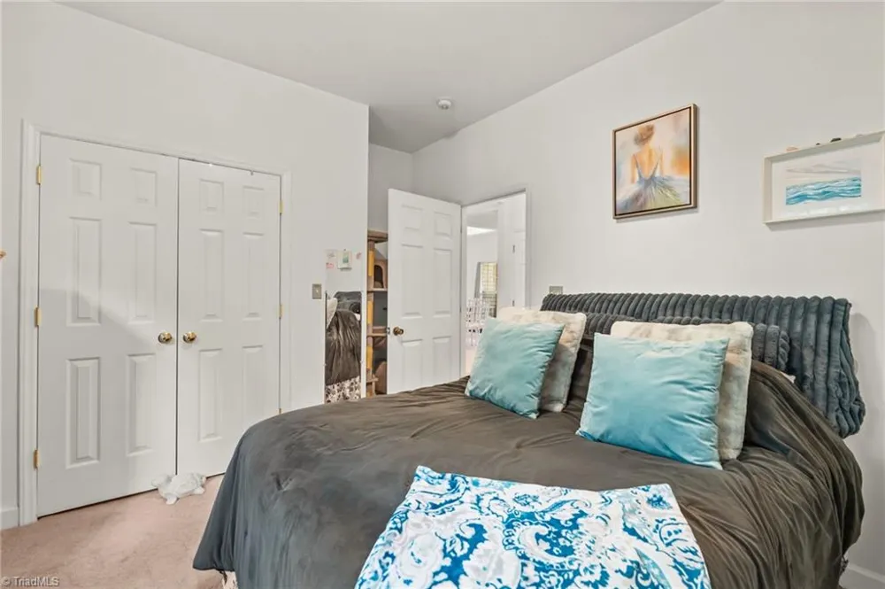 7702 Perthshire Drive Oak Ridge, NC 27310