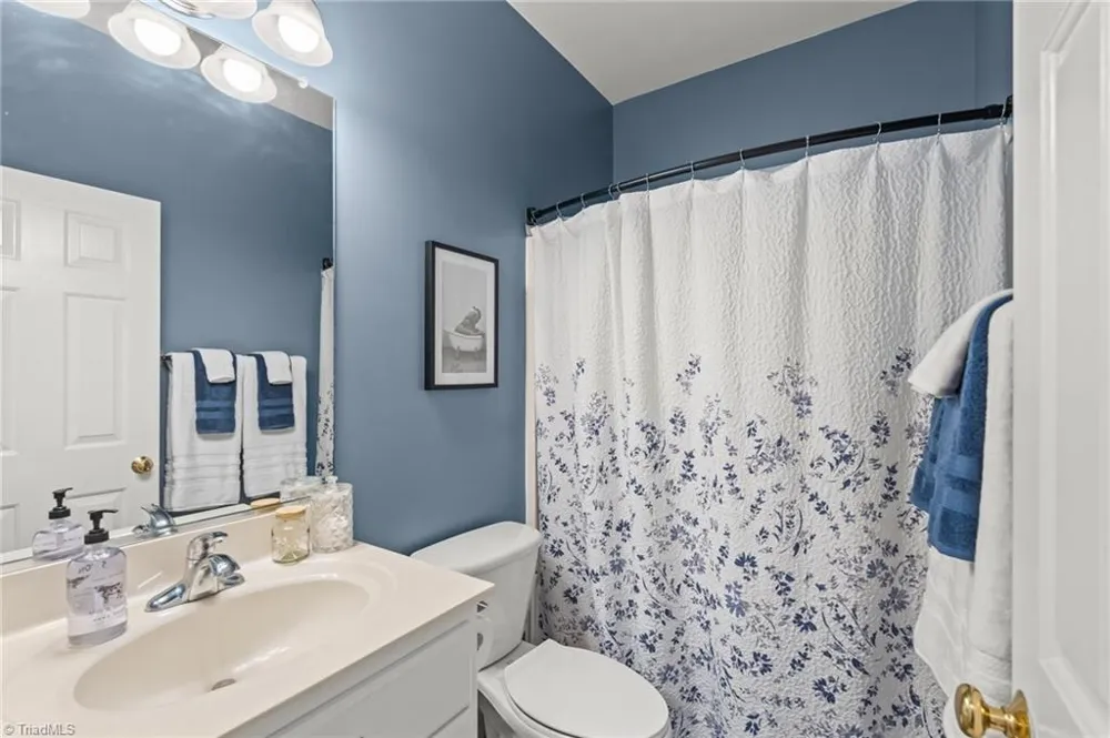 7702 Perthshire Drive Oak Ridge, NC 27310