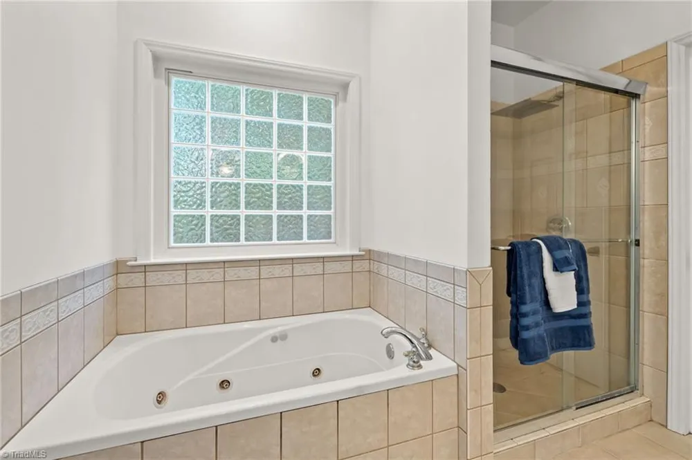 7702 Perthshire Drive Oak Ridge, NC 27310