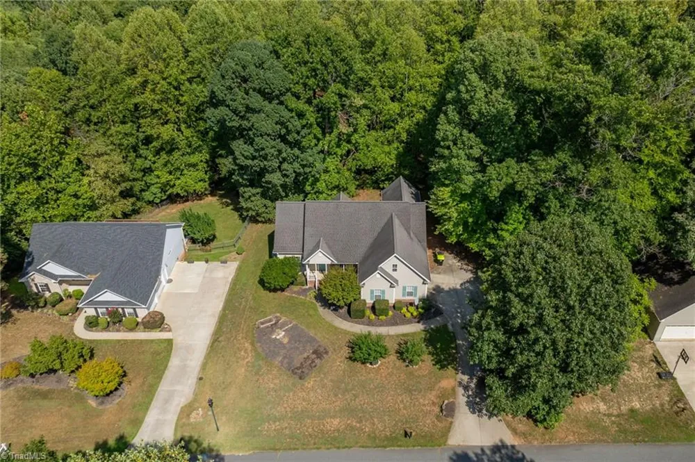 7702 Perthshire Drive Oak Ridge, NC 27310