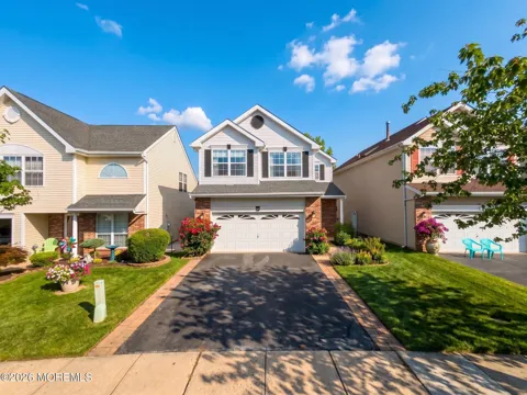 67 Glen Oaks Court