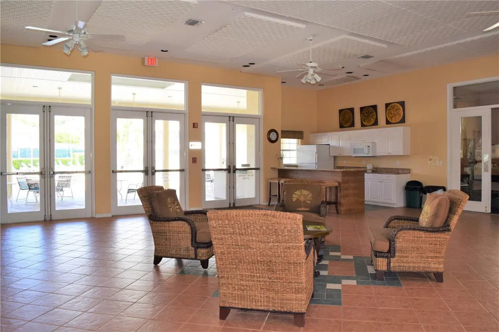 8390 WINGATE DRIVE #525 Sarasota, FL 34238