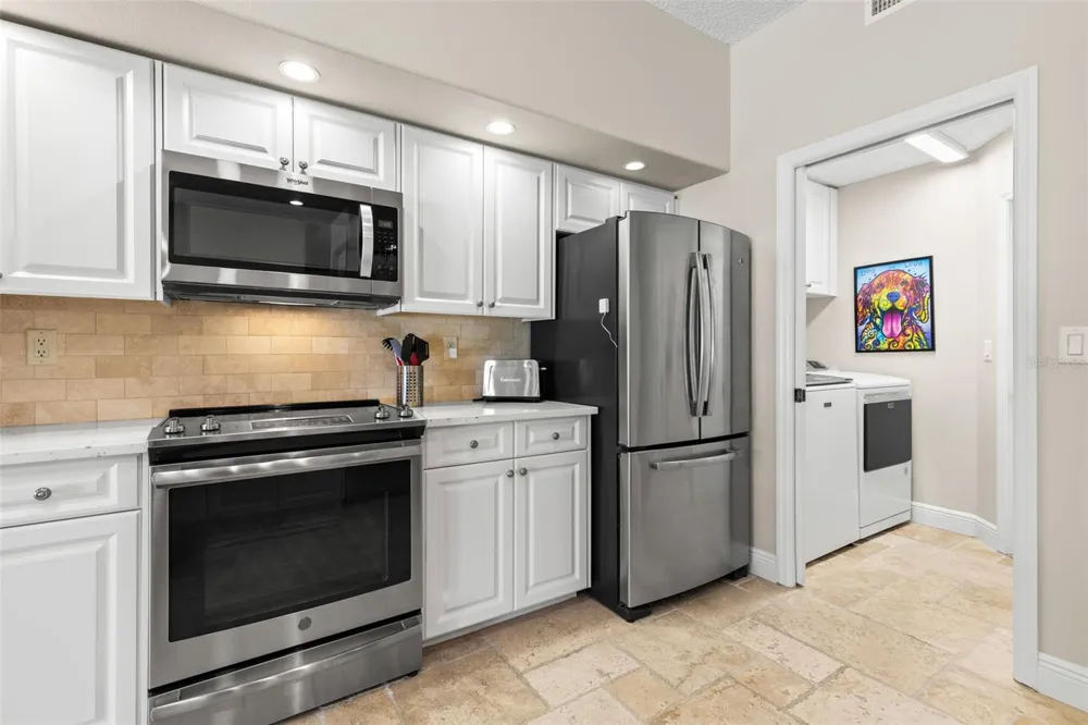 216 HEMINGWAY DRIVE Oldsmar, FL 34677
