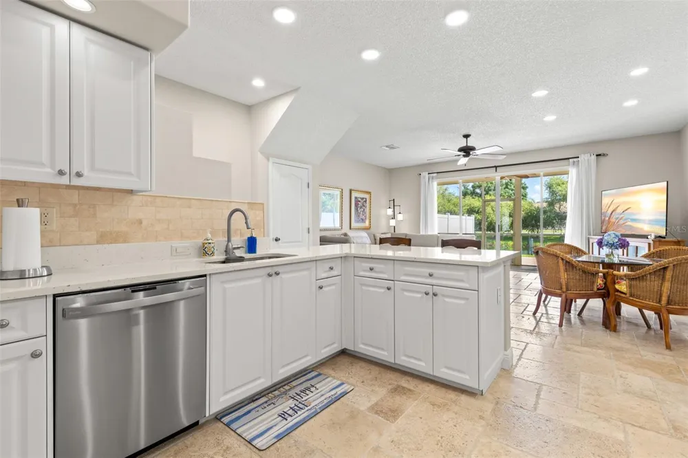 216 HEMINGWAY DRIVE Oldsmar, FL 34677