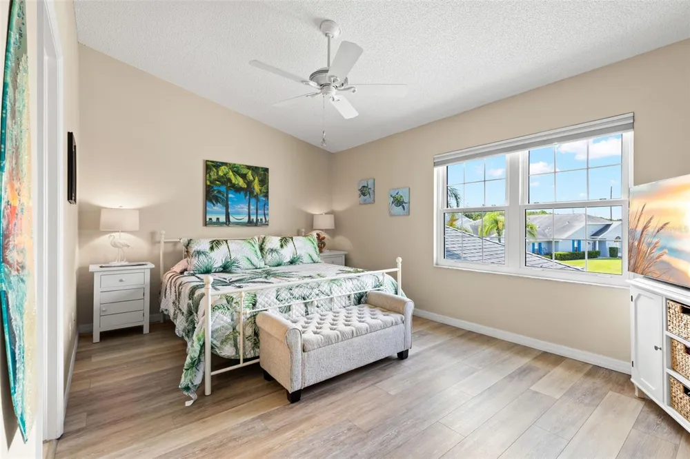216 HEMINGWAY DRIVE Oldsmar, FL 34677