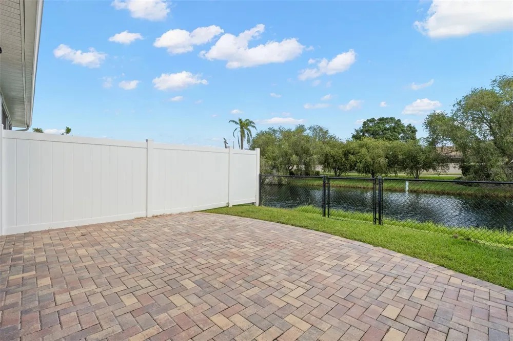 216 HEMINGWAY DRIVE Oldsmar, FL 34677