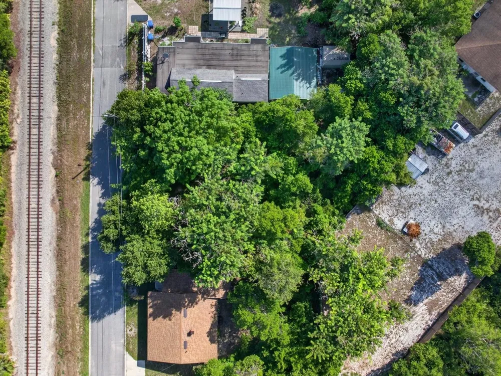 HIBISCUS COURT Tavares, FL 32778