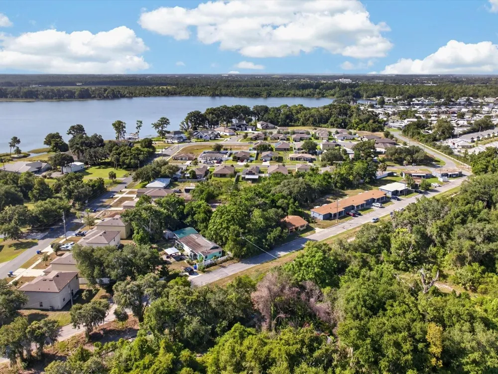 HIBISCUS COURT Tavares, FL 32778