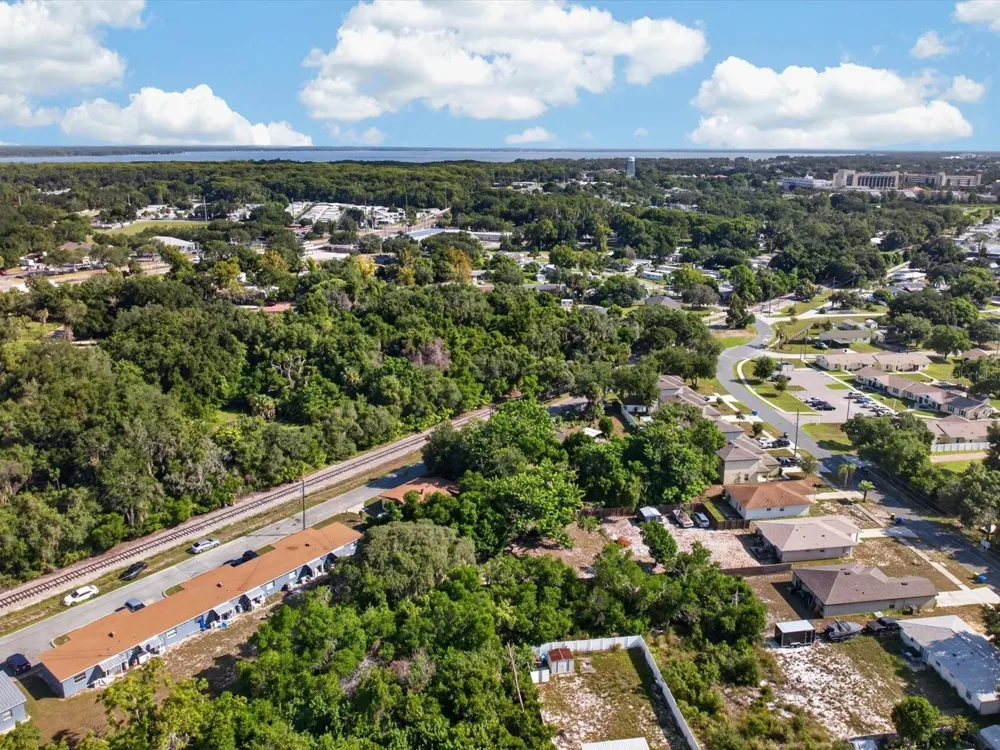 HIBISCUS COURT Tavares, FL 32778