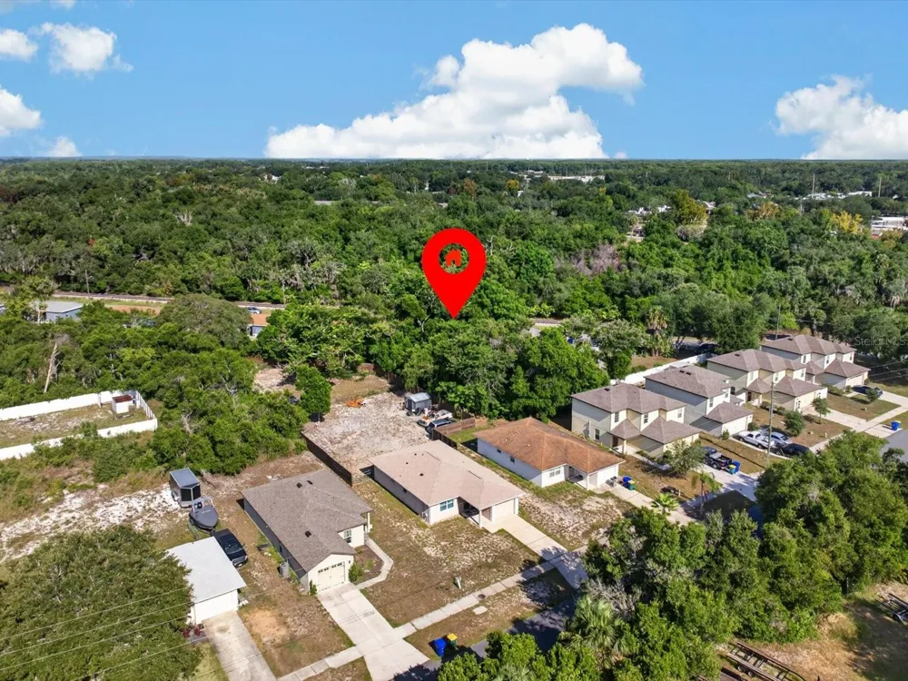 HIBISCUS COURT Tavares, FL 32778