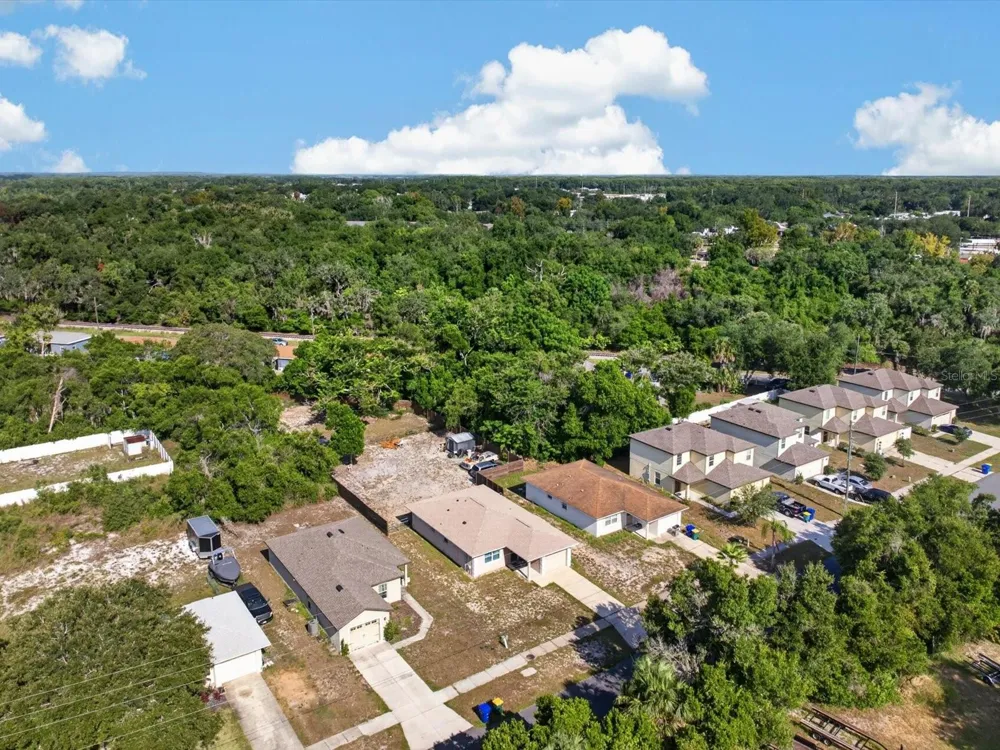 HIBISCUS COURT Tavares, FL 32778