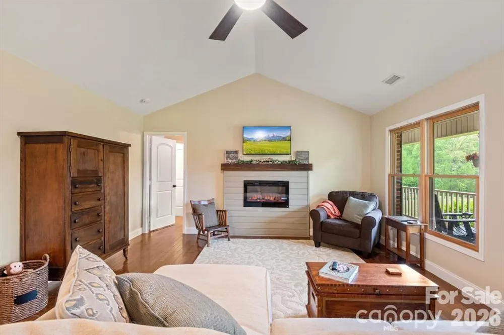 1091 Bill Collins Road Columbus, NC 28722