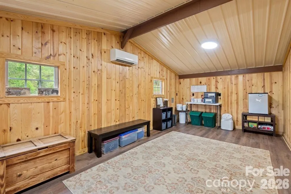 1091 Bill Collins Road Columbus, NC 28722