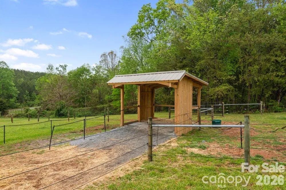 1091 Bill Collins Road Columbus, NC 28722