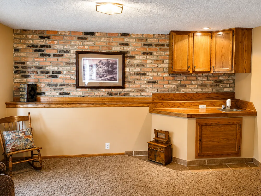7709 Ewing Avenue Brooklyn Park, MN 55443